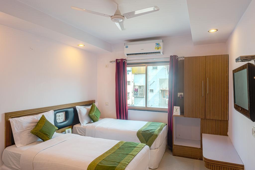 Arihant Hotel Hyderabad Exterior photo