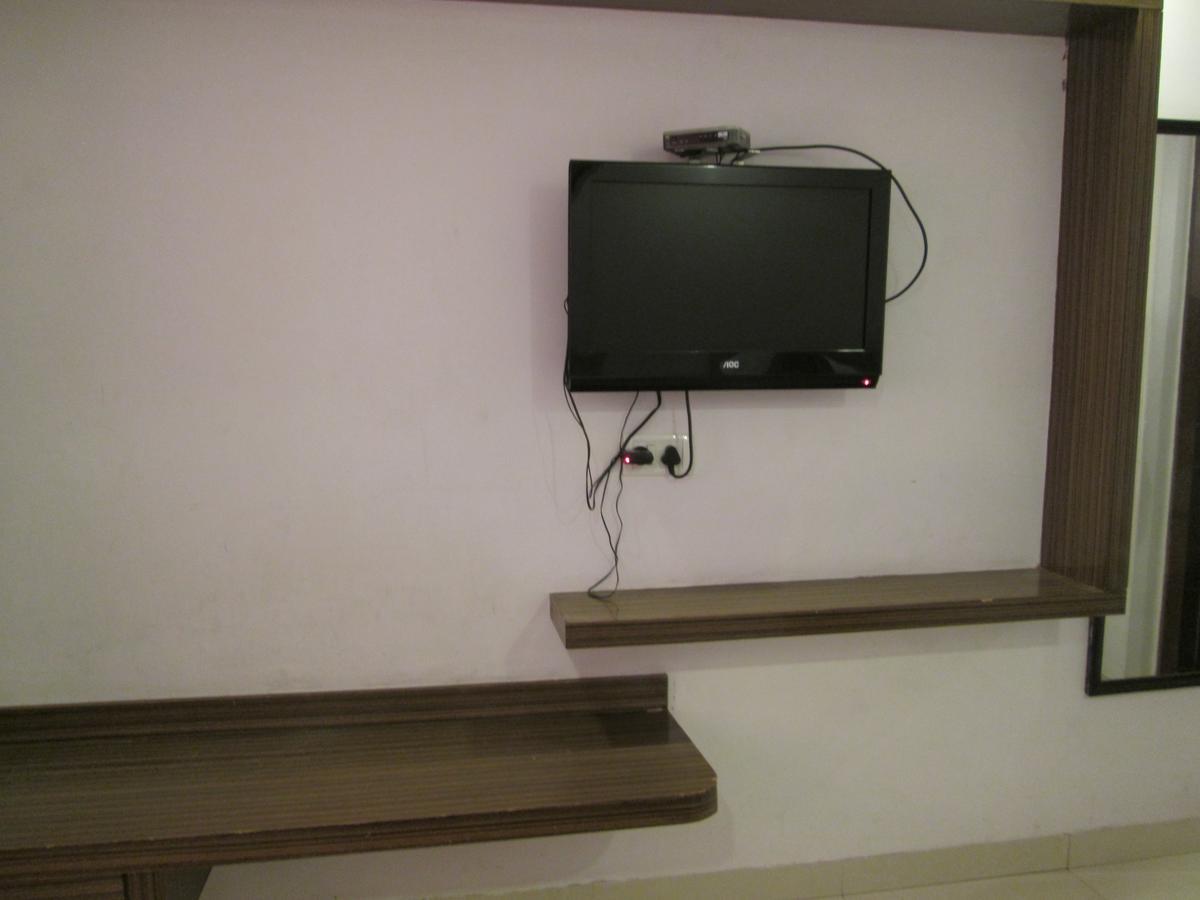 Arihant Hotel Hyderabad Exterior photo