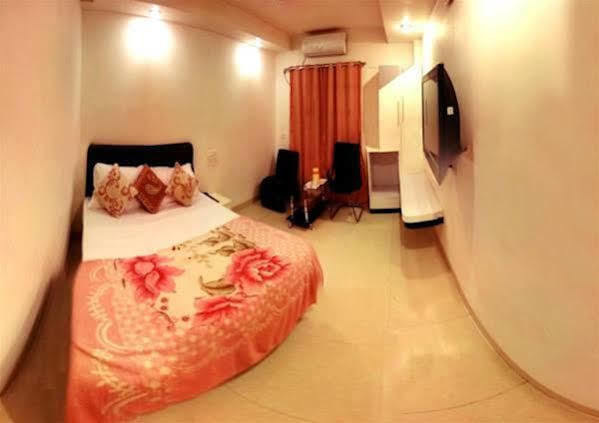 Arihant Hotel Hyderabad Exterior photo